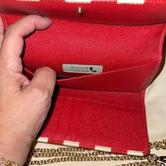 Dolce n Gabbana WOC pristine condition comes with chain strap 23” wallet 7x4 1/2 - Picture 10 of 11